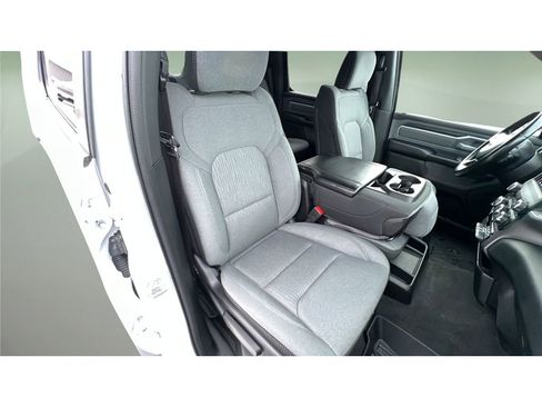 Used 2021 RAM 1500 Big Horn image 32