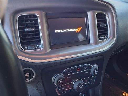 Used 2022 Dodge Charger SXT image 12