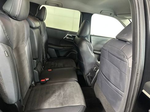 Used 2024 Mitsubishi Outlander SE image 26