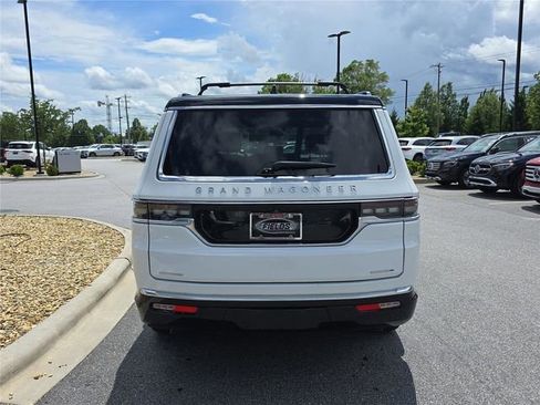 Used 2023 Jeep Grand Wagoneer Series II w/ Flexible Seating Group AWD/4WD image 5