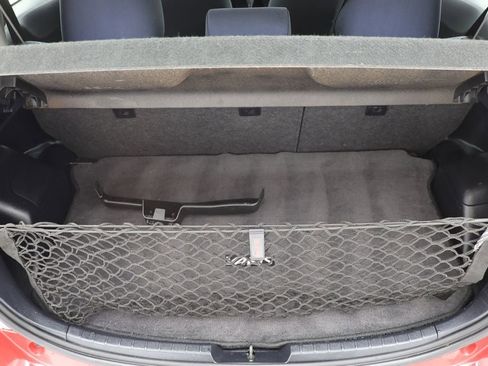 Used 2012 Toyota Yaris L image 24