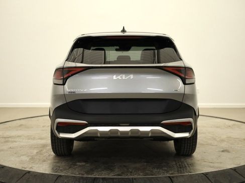 Used 2023 Kia Sportage LX image 4