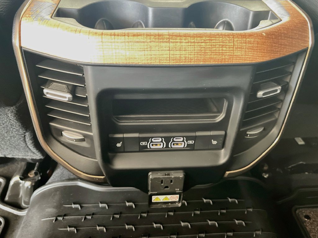 Used 2024 RAM 3500 Limited AWD/4WD image 25