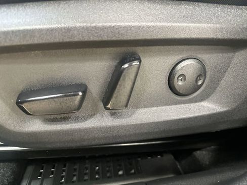 Used 2025 Nissan Rogue SL w/ SL Premium Package image 15