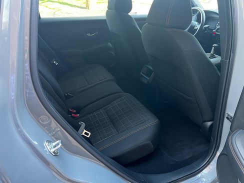 Used 2023 Honda HR-V Sport image 11