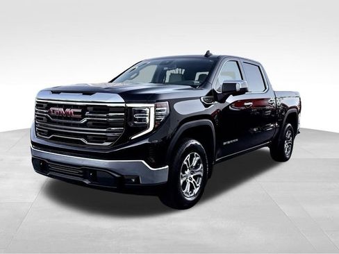 Used 2025 GMC Sierra 1500 SLT image 8