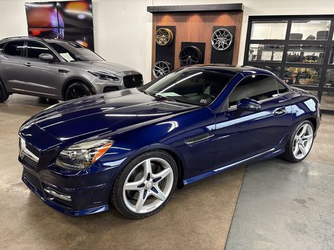 Used 2014 Mercedes-Benz SLK 350 w/ Sport Package image 3