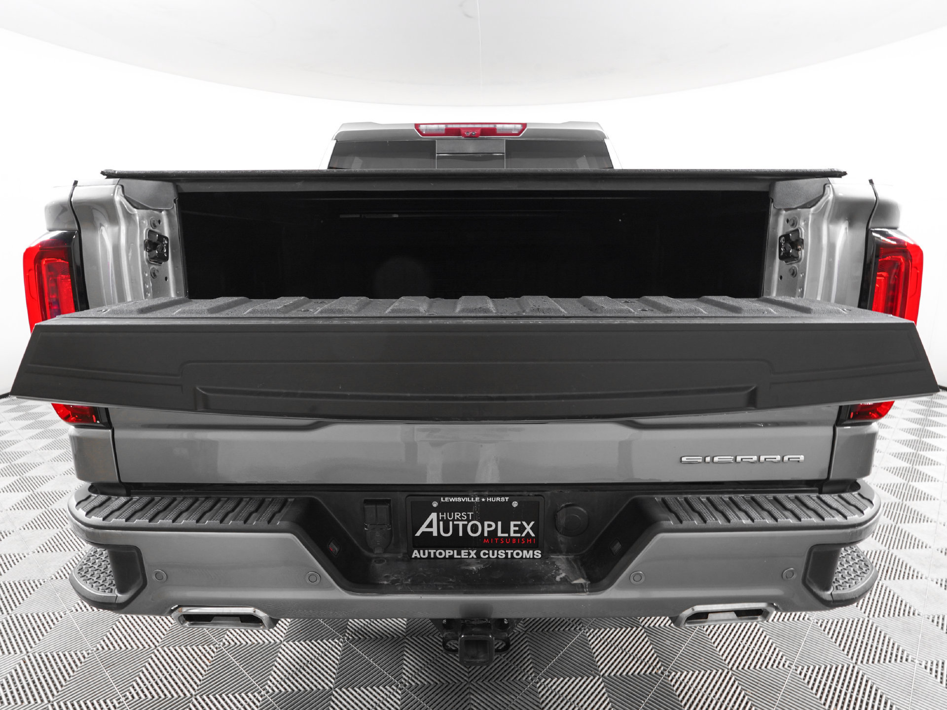 Used 2025 GMC Sierra 1500 Denali w/ Technology Package AWD/4WD image 7
