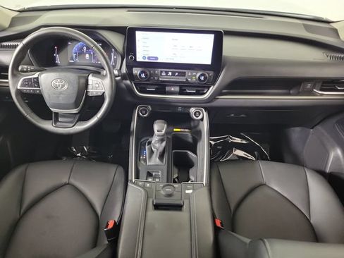 Used 2025 Toyota Grand Highlander FWD image 16