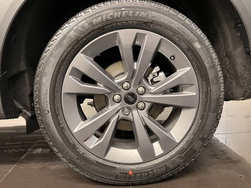 New 2026 Ford Explorer Active w/ Active Comfort Package image 8