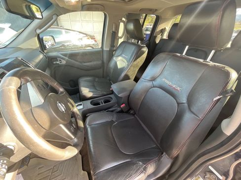 Used 2011 Nissan Frontier PRO-4X w/ Pro-4x Luxury Pkg image 9