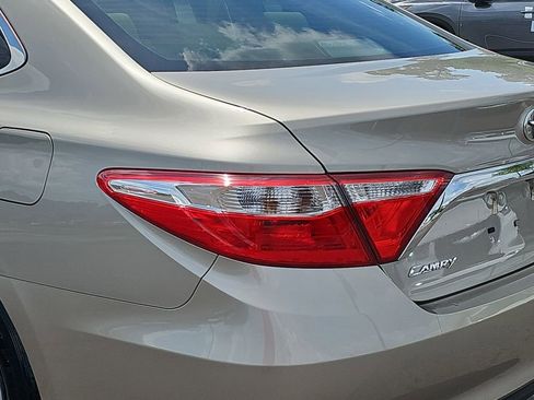 Used 2016 Toyota Camry LE FWD image 37