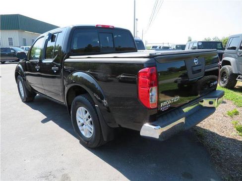 Used 2018 Nissan Frontier SV image 16