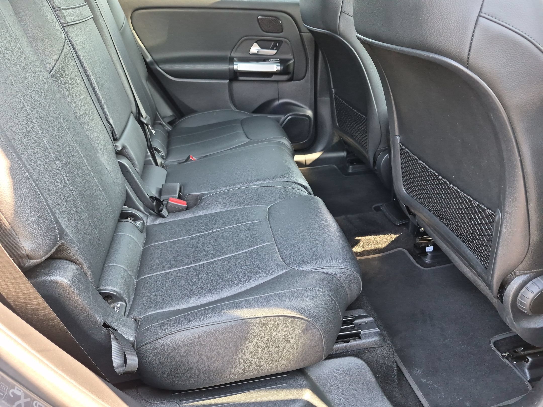Used 2022 Mercedes-Benz EQB 350 4MATIC image 34