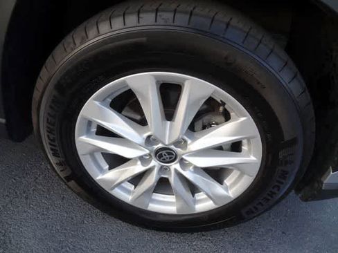 Used 2024 Toyota Corolla Cross LE AWD/4WD image 26