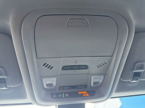 Used 2021 Chevrolet Equinox LT image 29