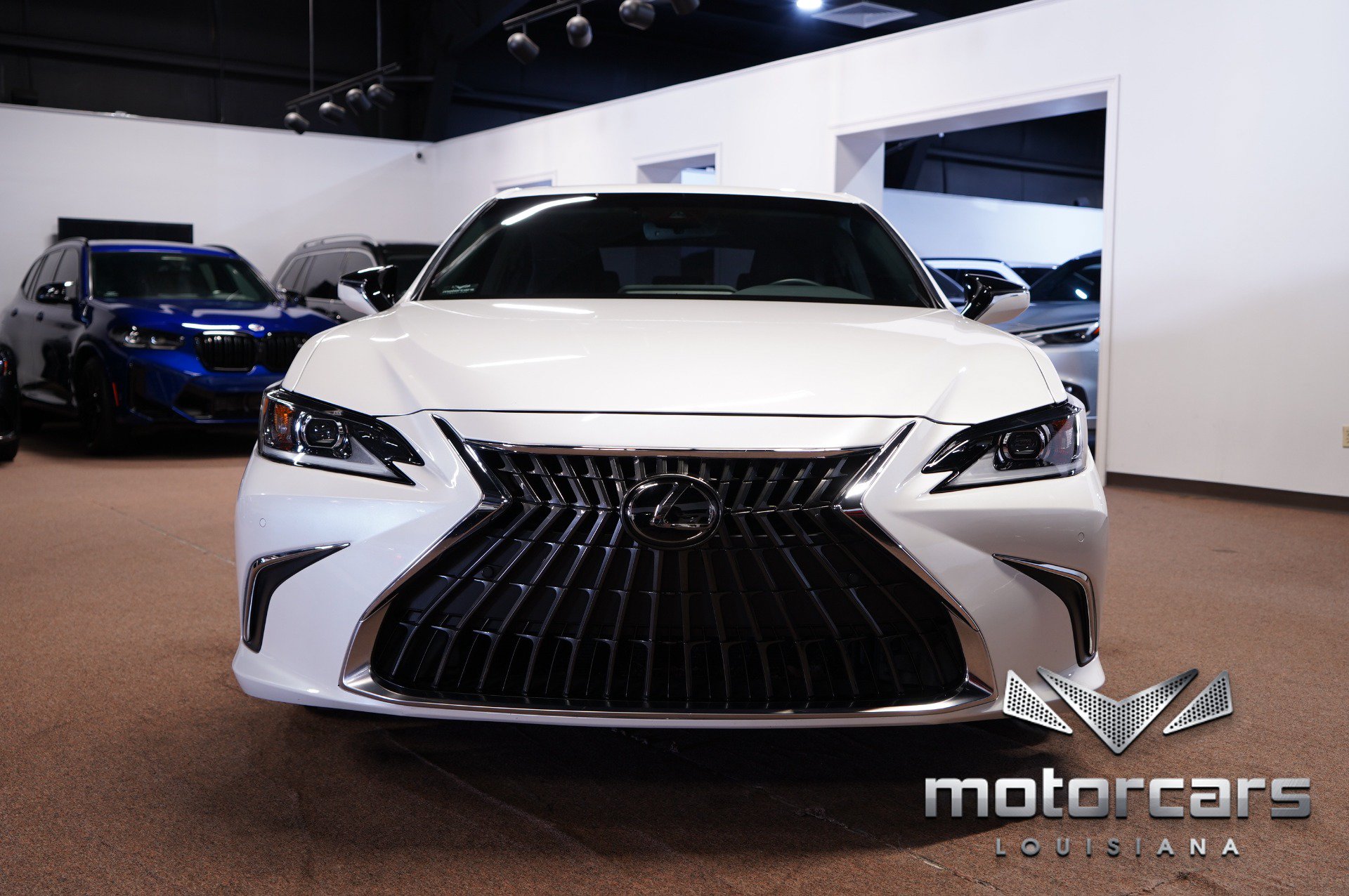 Used 2024 Lexus ES 350 w/ Premium Package FWD image 2