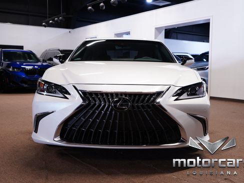 Used 2024 Lexus ES 350 w/ Premium Package FWD image 2