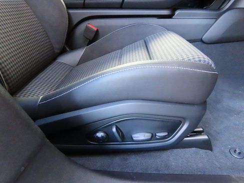 New 2025 Porsche Taycan 4S AWD/4WD image 8