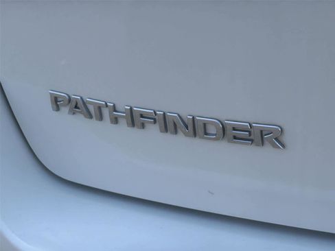 Used 2018 Nissan Pathfinder S FWD image 8