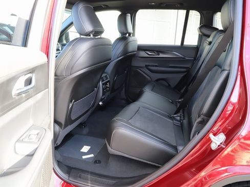 New 2025 Jeep Grand Cherokee Altitude image 16