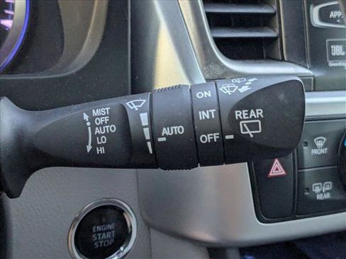 Used 2018 Toyota Highlander Limited Platinum image 7