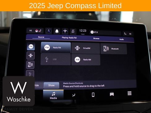 Used 2025 Jeep Compass Limited w/ Sun & Sound Group AWD/4WD image 46