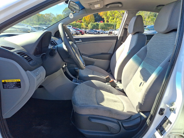 Used 2017 Hyundai Accent SE FWD image 2