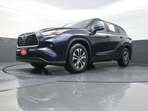 Used 2022 Toyota Highlander XLE w/ Protection Package #3 (TMS) AWD/4WD image 33
