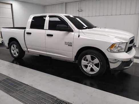 Used 2022 RAM 1500 Classic SLT RWD image 11