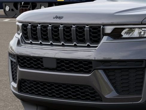 New 2026 Jeep Grand Cherokee Altitude AWD/4WD image 11