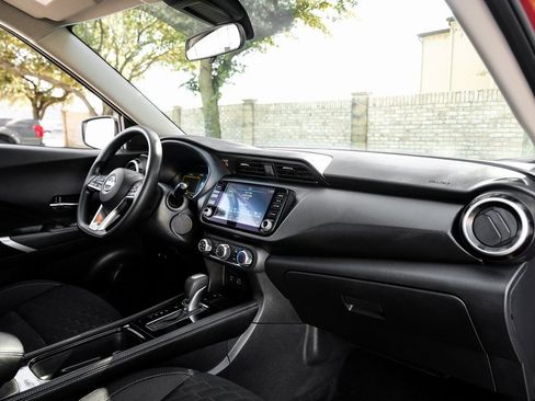 Used 2024 Nissan Kicks SV image 23