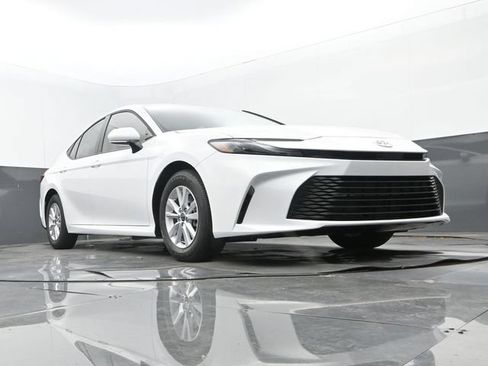 New 2026 Toyota Camry LE FWD image 22