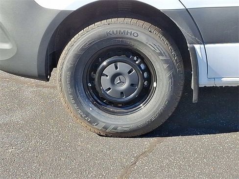 Used 2025 Mercedes-Benz Sprinter 2500 image 8