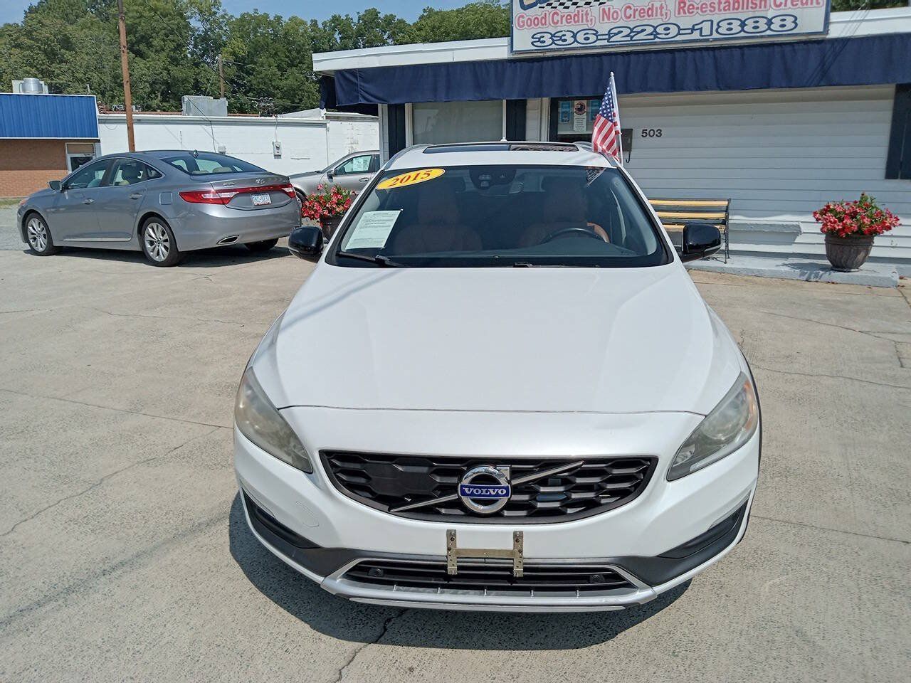 Used 2015 Volvo V60 T5 Cross Country w/ Protection Package AWD/4WD image 2