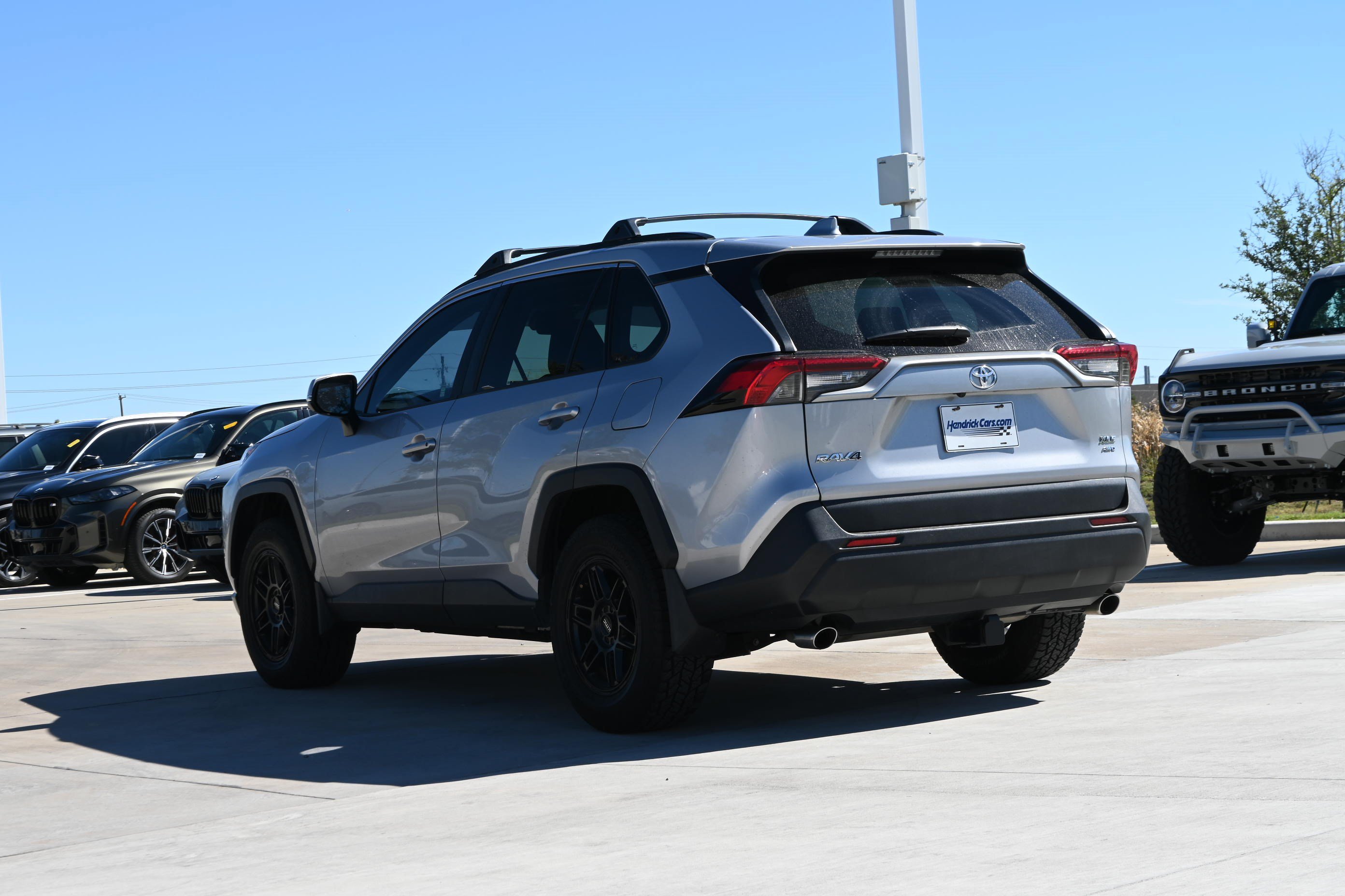 Used 2019 Toyota RAV4 XLE w/ Convenience Package AWD/4WD image 7