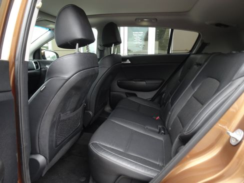 Used 2017 Kia Sportage EX w/ EX Technology Package AWD/4WD image 10