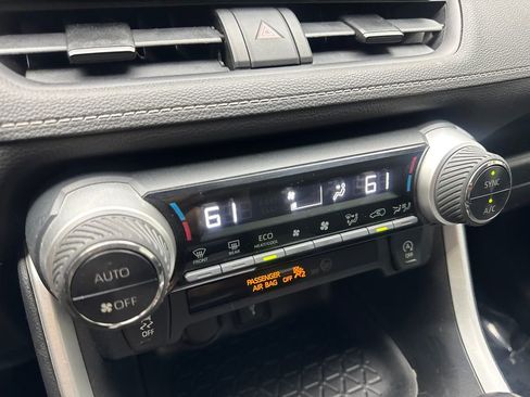 Used 2021 Toyota RAV4 XLE image 66