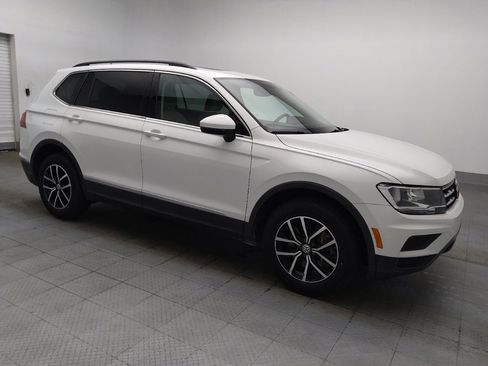 Used 2021 Volkswagen Tiguan SE w/ Panoramic Sunroof Package FWD image 11