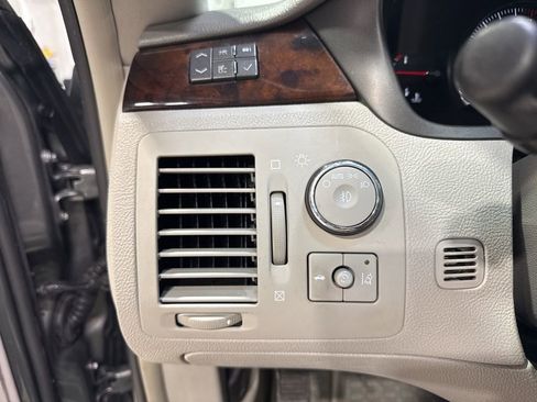 Used 2008 Cadillac DTS FWD image 13