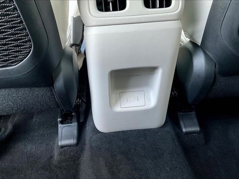 Used 2025 Hyundai Tucson Limited image 17