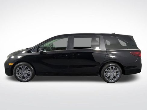 Used 2026 Honda Odyssey Touring image 2