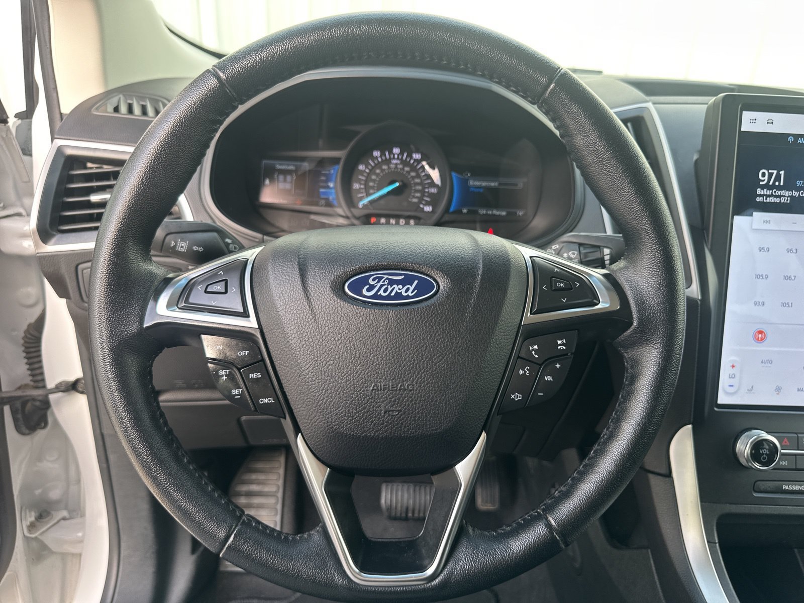 Used 2024 Ford Edge SEL AWD/4WD image 19