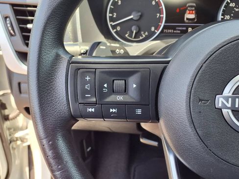 Used 2023 Nissan Rogue S FWD image 30