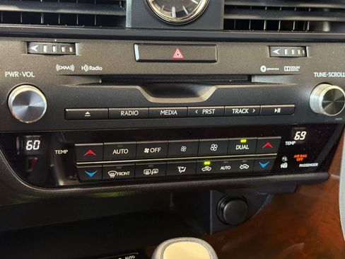 Used 2019 Lexus RX 350 AWD w/ Navigation Package image 23