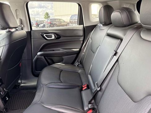 Used 2022 Jeep Compass Trailhawk w/ Trailhawk Convenience Group AWD/4WD image 23