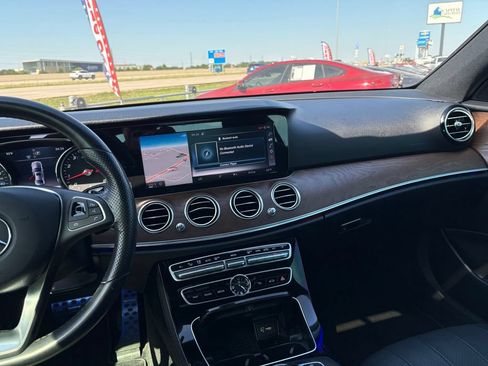 Used 2017 Mercedes-Benz E 300 image 17