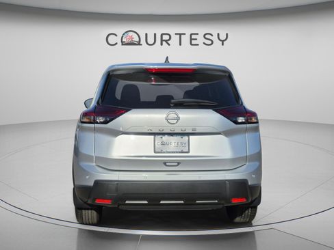 Certified 2025 Nissan Rogue S FWD image 6