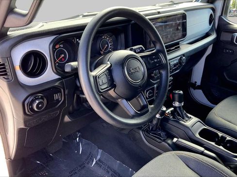 Used 2026 Jeep Wrangler Sport AWD/4WD image 18
