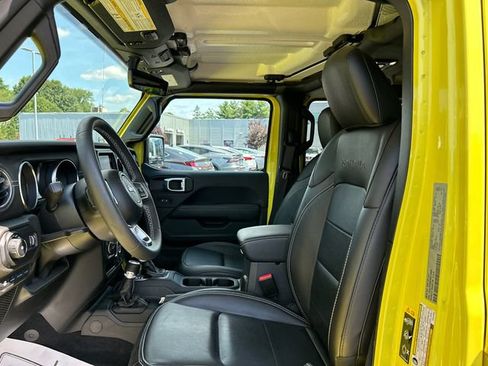 Used 2023 Jeep Wrangler Unlimited Sahara AWD/4WD image 10